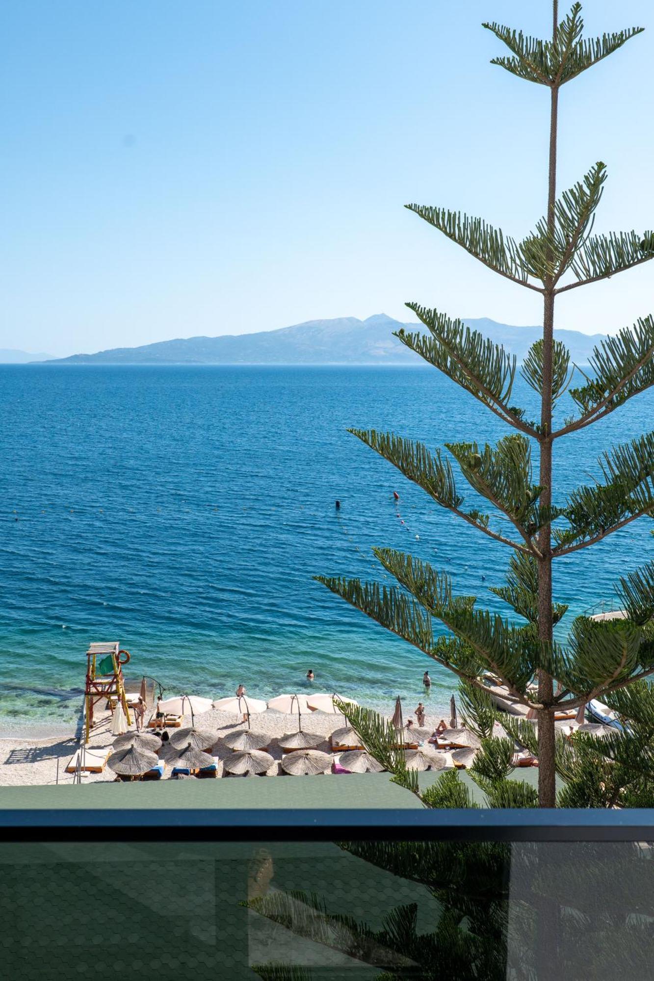 Hotel Kompleks Joni Sarandë Exteriör bild