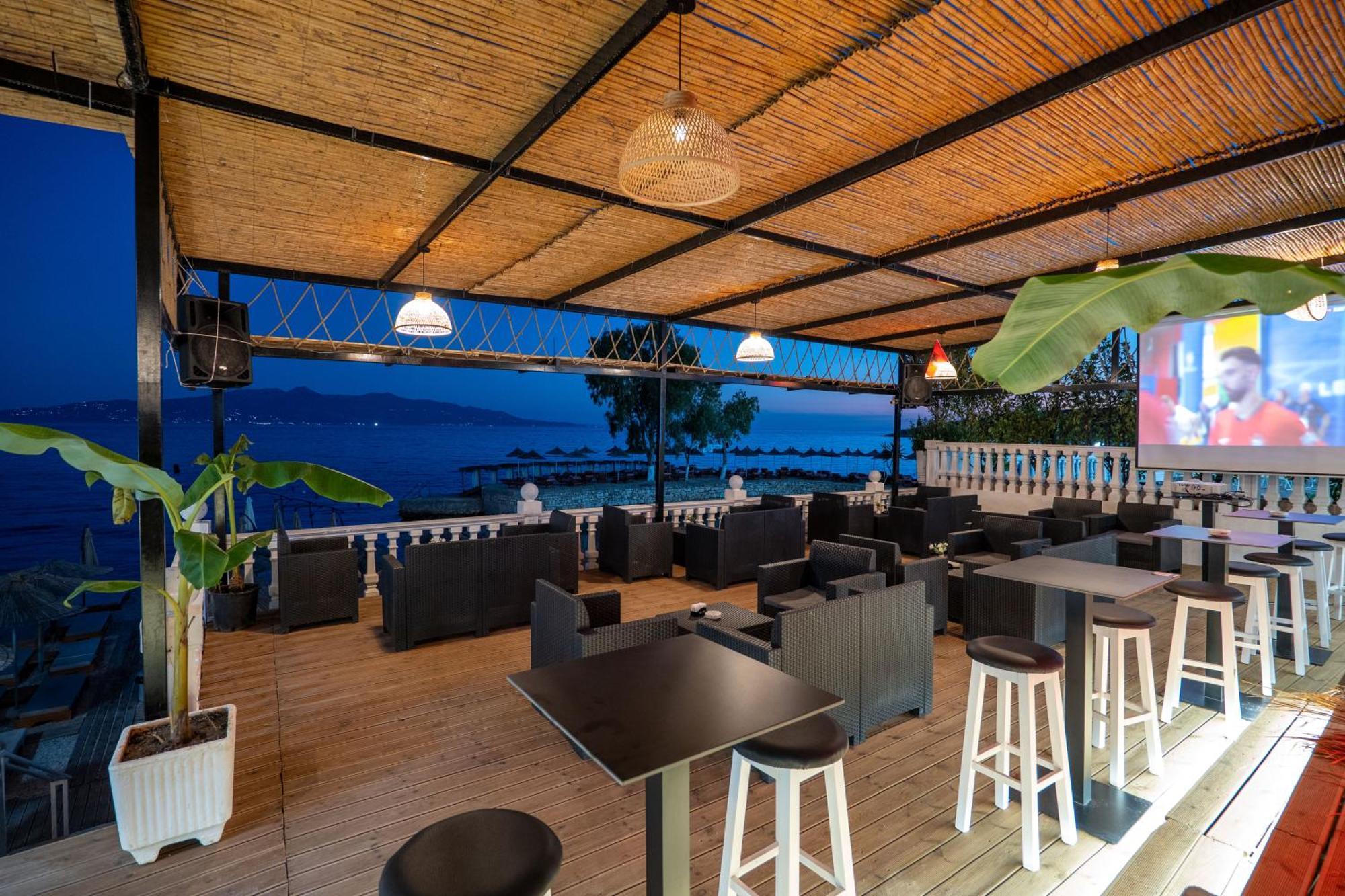 Hotel Kompleks Joni Sarandë Exteriör bild