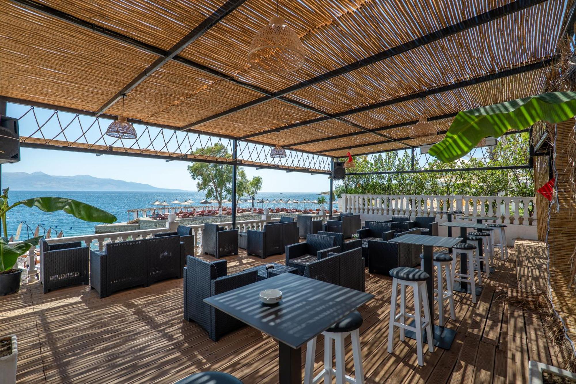 Hotel Kompleks Joni Sarandë Exteriör bild