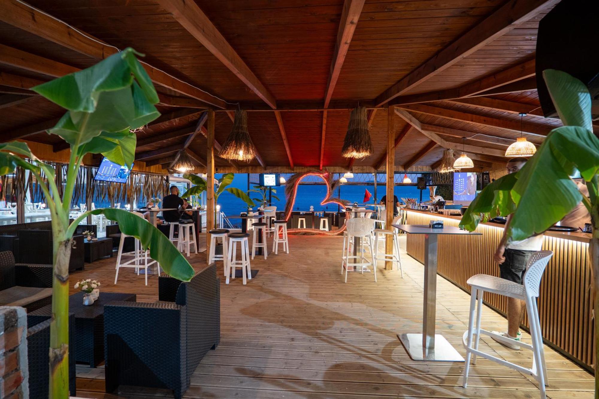 Hotel Kompleks Joni Sarandë Exteriör bild