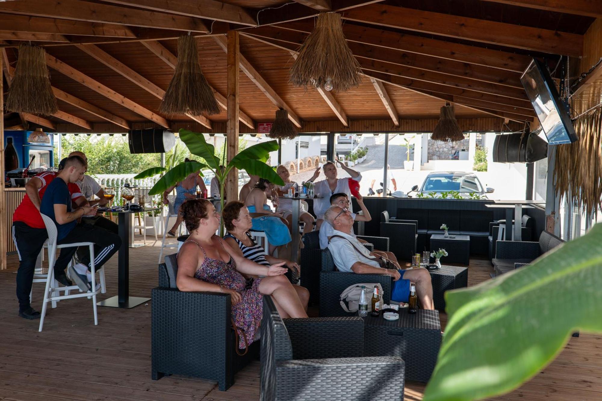 Hotel Kompleks Joni Sarandë Exteriör bild