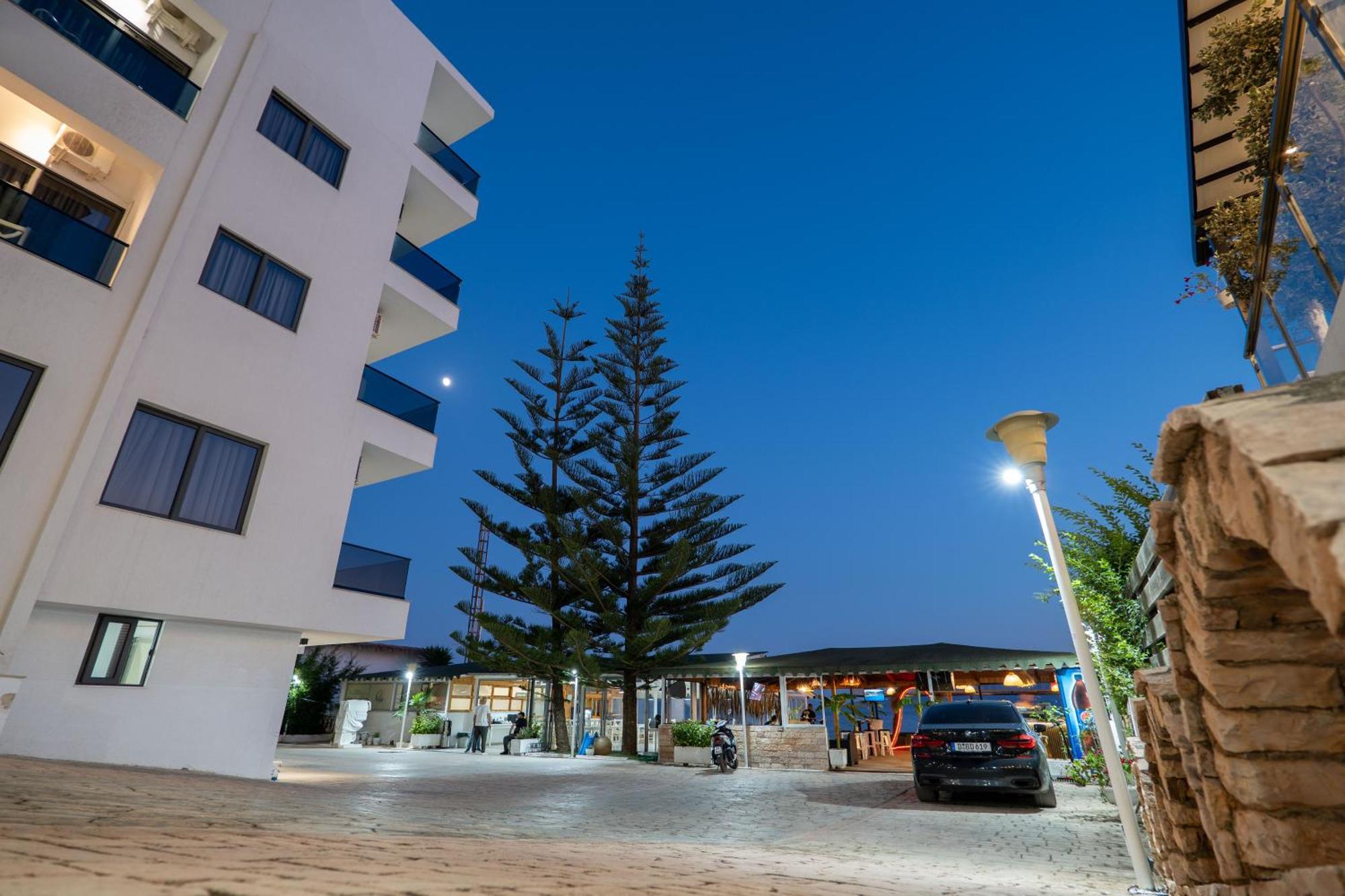 Hotel Kompleks Joni Sarandë Exteriör bild