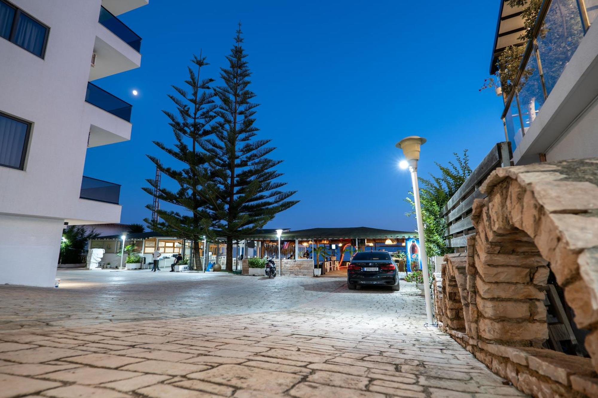 Hotel Kompleks Joni Sarandë Exteriör bild
