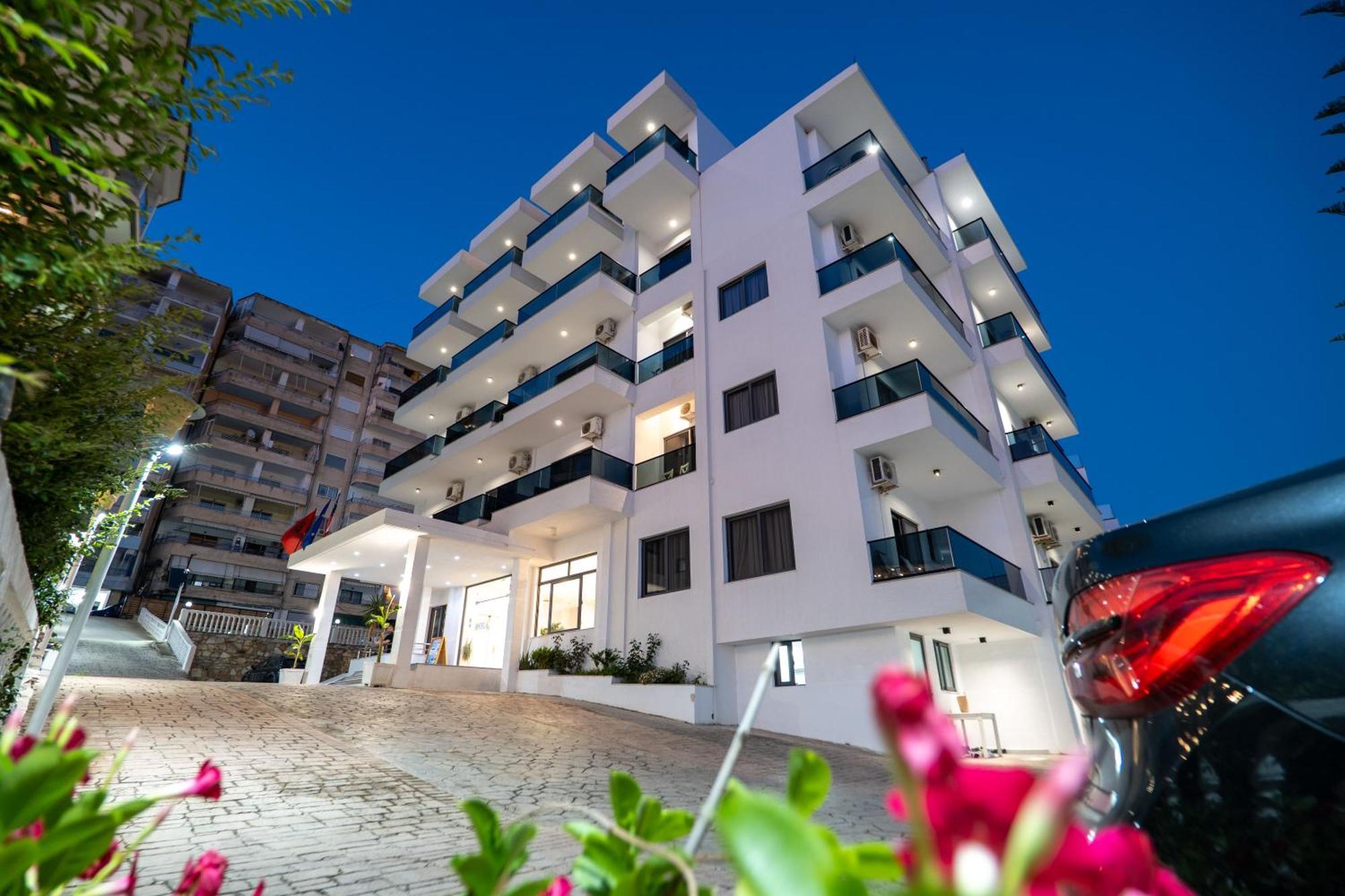Hotel Kompleks Joni Sarandë Exteriör bild