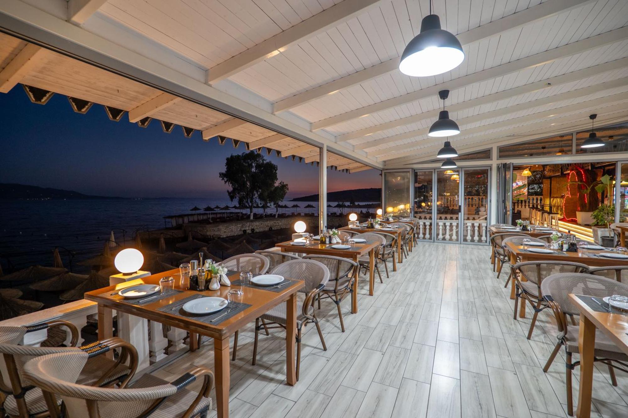 Hotel Kompleks Joni Sarandë Exteriör bild