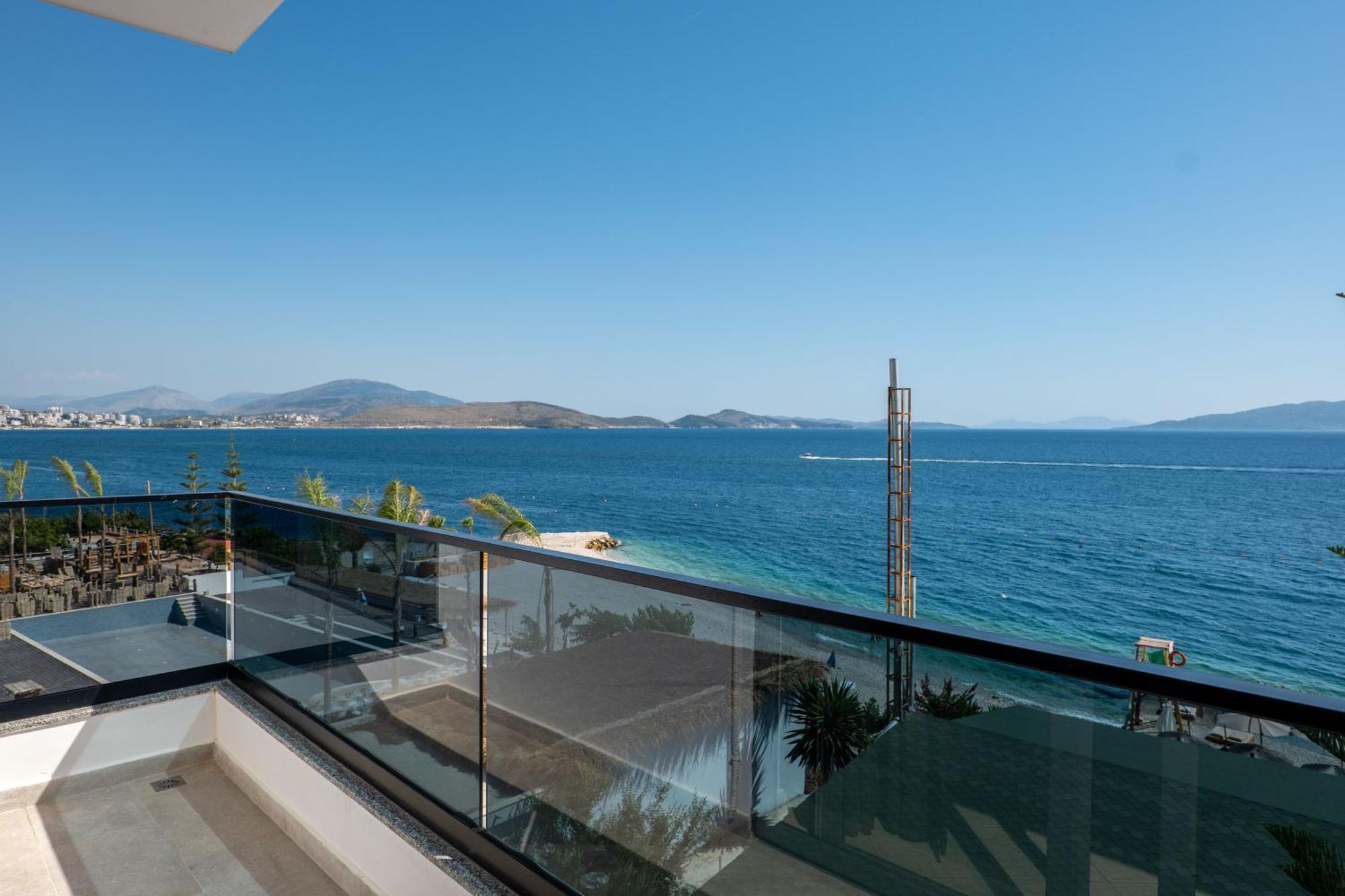 Hotel Kompleks Joni Sarandë Exteriör bild