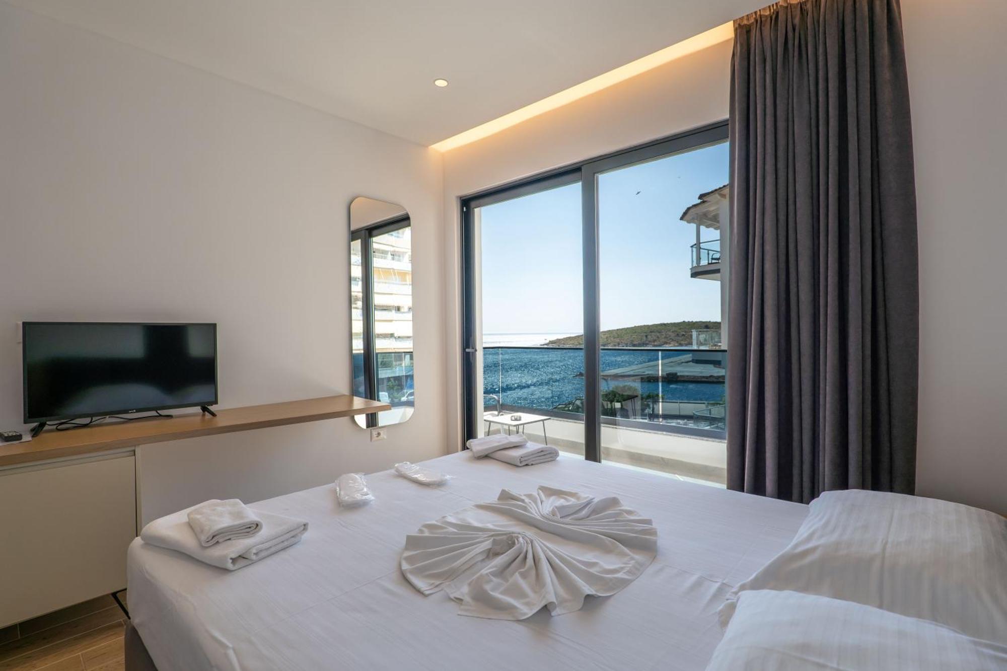 Hotel Kompleks Joni Sarandë Exteriör bild